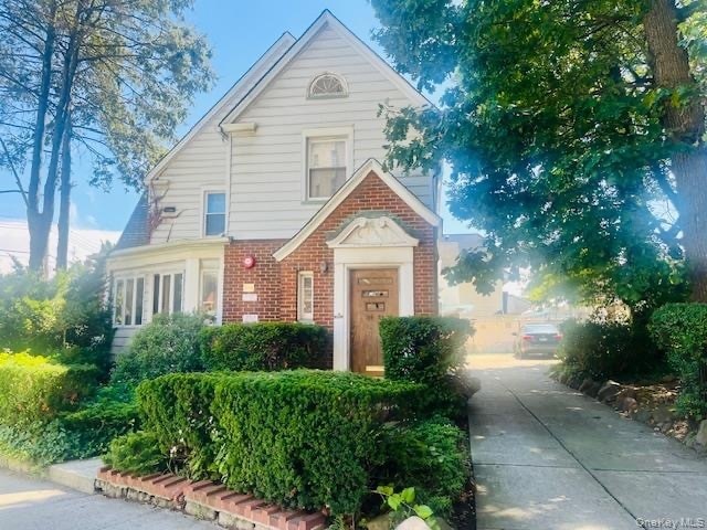 10922 Myrtle Ave, Richmond Hill, NY à vendre Photo principale– Image 1 sur 17