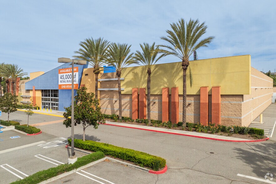 2375 N Tustin Ave, Orange, CA à vendre - Photo de l’immeuble – Image 2 sur 7