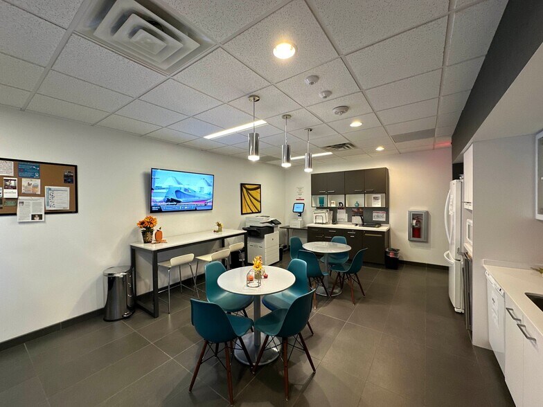 2500 Regency Pkwy, Cary, NC à louer - Photo intérieure – Image 3 sur 12