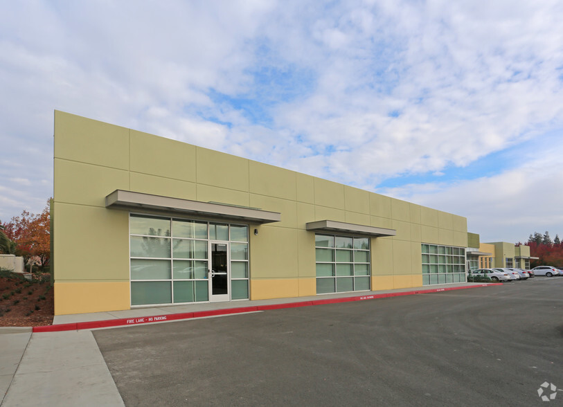 2345 Country Hills Dr, Antioch, CA à louer - Photo de l’immeuble – Image 3 sur 4