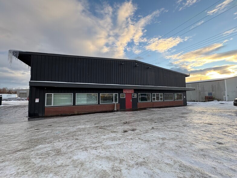 209 N Post Rd, Anchorage, AK à louer - Photo principale – Image 1 sur 7