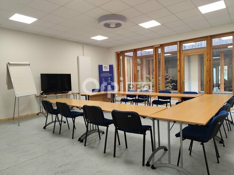 Bureau dans Limoges à louer - Photo de l’immeuble – Image 2 sur 5