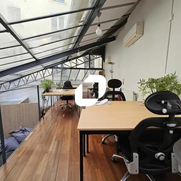 48 Rue Joseph De Maistre, Paris à vendre - Photo de l’immeuble – Image 3 sur 10