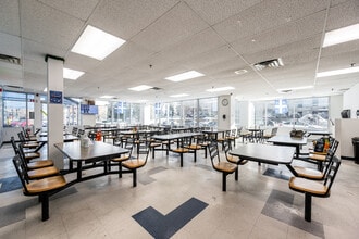 8290 Boul Pie-IX, Montréal, QC à louer Photo intérieure– Image 2 sur 14