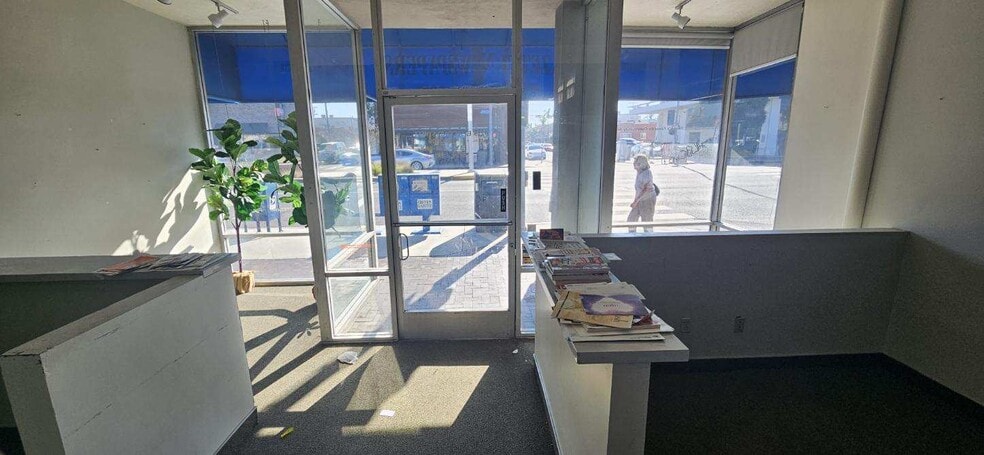 5225 E 2nd St, Long Beach, CA à louer - Photo intérieure – Image 2 sur 5