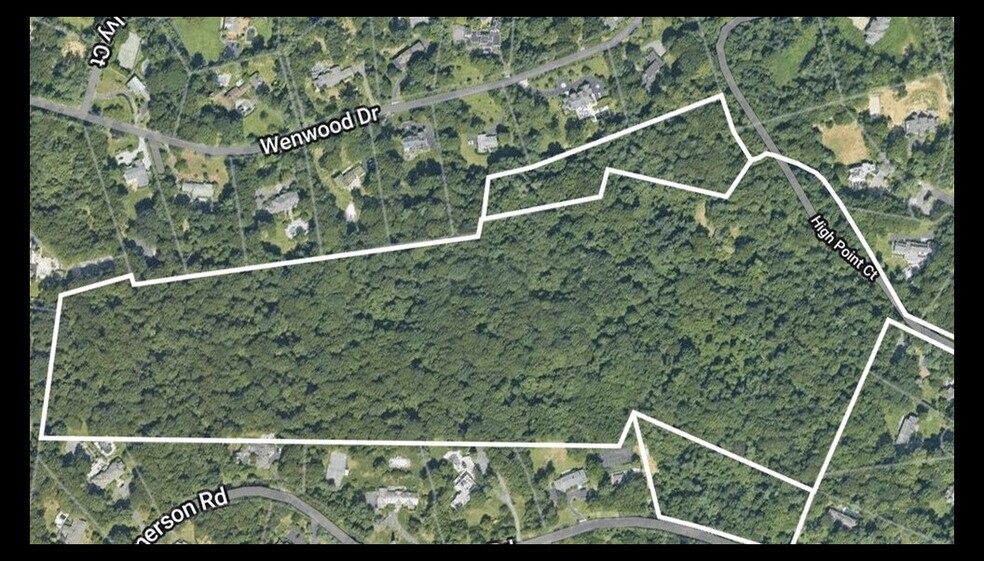 2340 Cedar Swamp Rd, Glen Head, NY à vendre - Photo principale – Image 1 sur 12