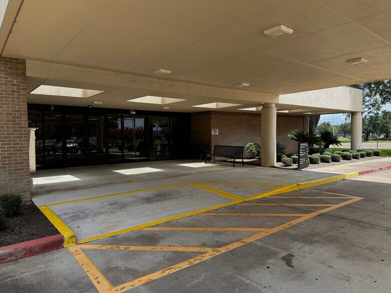 21660 Kingsland Blvd, Katy, TX à vendre - Photo de l’immeuble – Image 3 sur 19