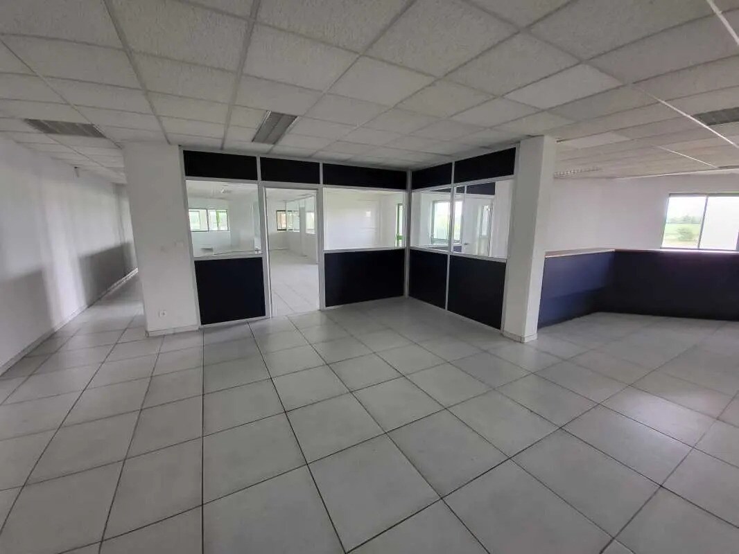 Bureau dans Genas à louer Photo de l’immeuble– Image 1 sur 2