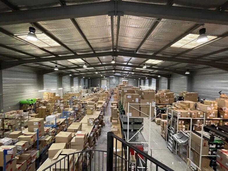 Local d’activités dans Lattes à louer - Photo de l’immeuble – Image 3 sur 4