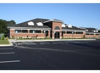 Plus de détails pour 6525 W Maple Rd, West Bloomfield, MI - Médical à louer