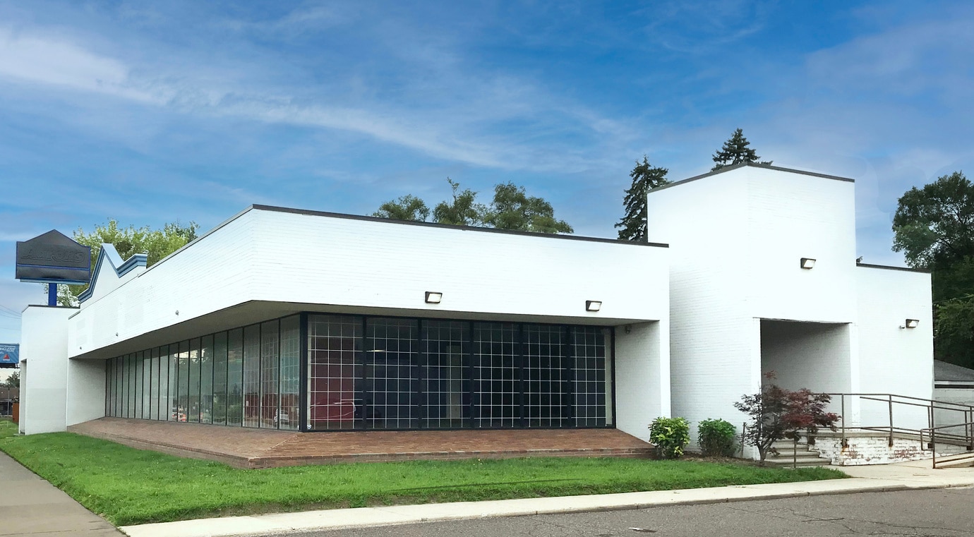 25001 W 8 Mile Rd, Redford Township, MI à vendre Photo de l’immeuble– Image 1 sur 9