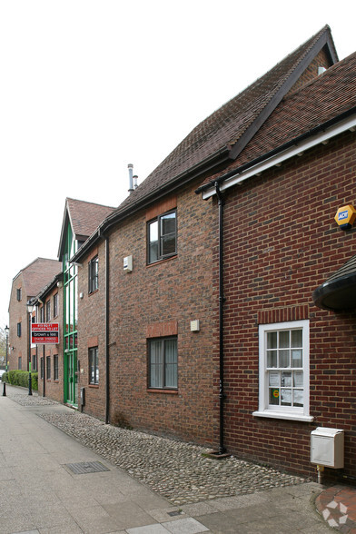 Primett Rd, Stevenage à louer - Photo de l’immeuble – Image 2 sur 3