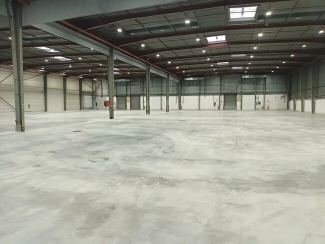 Plus de détails pour Industriel/Logistique à louer