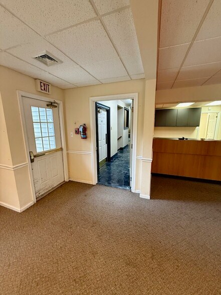 1098 Washington Crossing Rd, Washington Crossing, PA à louer - Photo intérieure – Image 2 sur 14