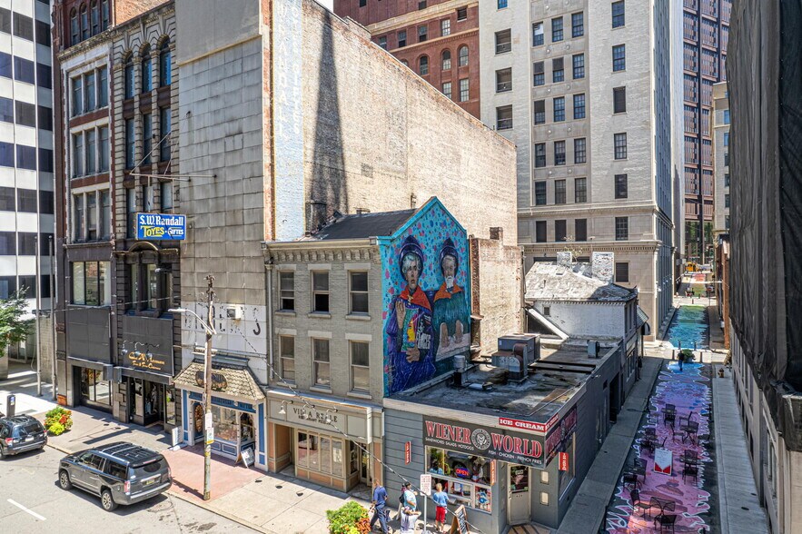 628 Smithfield St, Pittsburgh, PA à vendre - Photo de l’immeuble – Image 2 sur 32