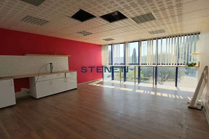 Bureau dans Aix-en-Provence à louer - Photo intérieure – Image 3 sur 8