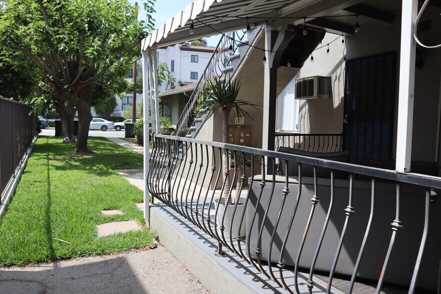 14151 Moorpark St, Sherman Oaks, CA à vendre - Photo de l’immeuble – Image 3 sur 7