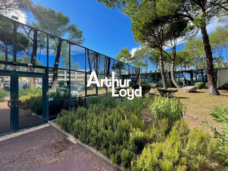 Bureau dans SOPHIA ANTIPOLIS à vendre - Photo de l’immeuble – Image 2 sur 9