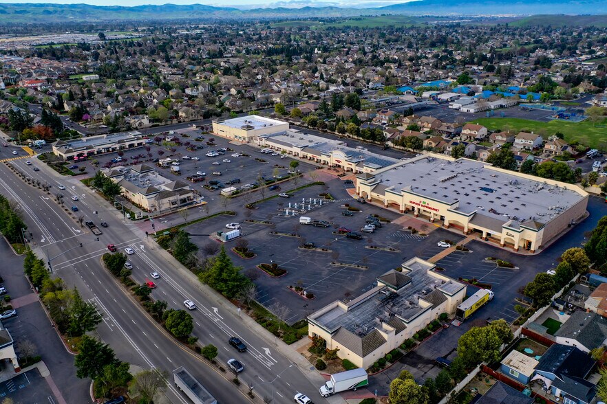 1350 N Vasco Rd, Livermore, CA à louer - Photo de l’immeuble – Image 3 sur 4