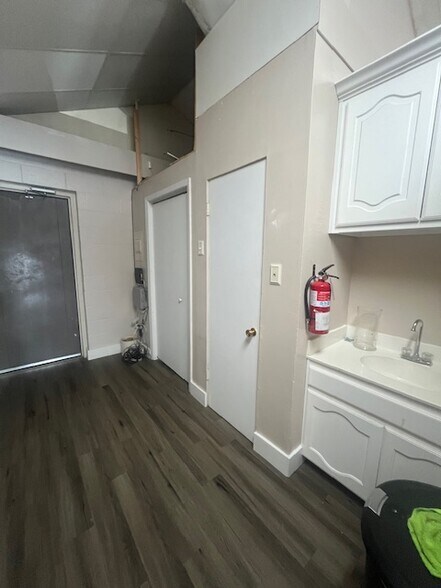 525-1100 N Elm St, Denton, TX à louer - Photo de l’immeuble – Image 3 sur 8