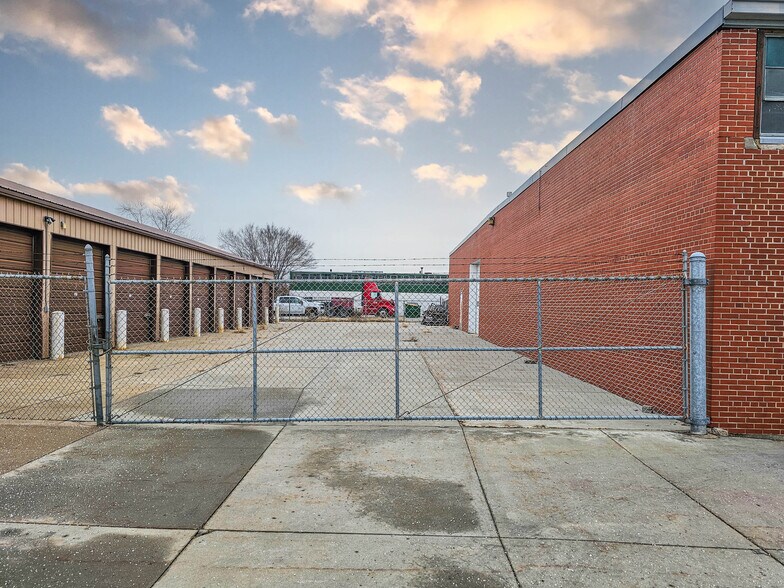 6710 L St, Omaha, NE à vendre - Photo de l’immeuble – Image 3 sur 11