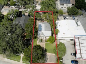 2404 Lake Austin Blvd, Austin, TX à louer Photo intérieure– Image 1 sur 15