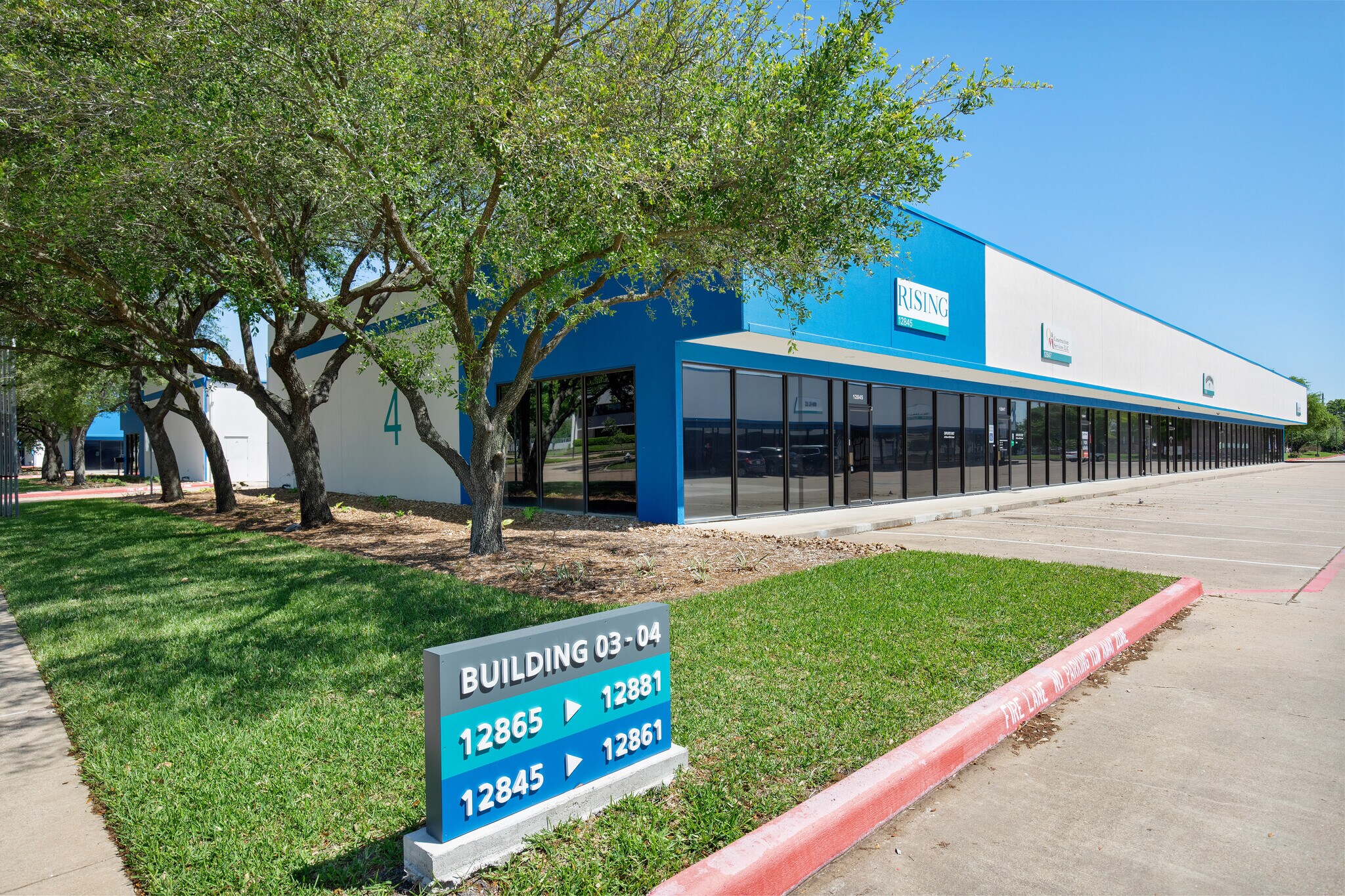 3750-3776 Greenbriar Dr, Stafford, TX à louer Photo principale– Image 1 sur 9