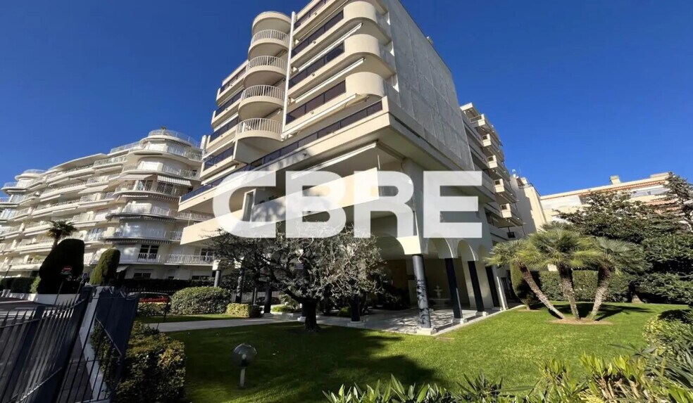 Bureau dans Le Cannet à vendre - Photo de l’immeuble – Image 1 sur 8