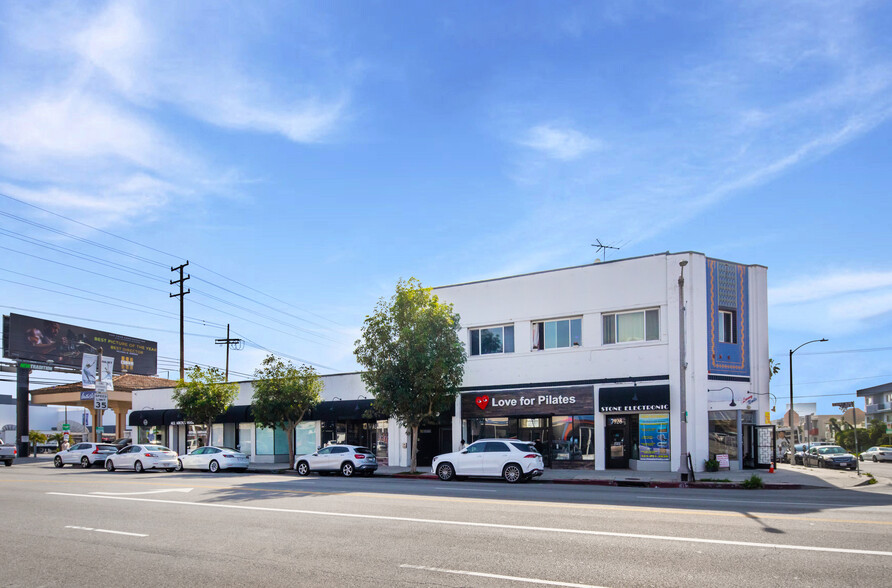 7912-7932 Beverly Blvd, Los Angeles, CA à louer - Photo de l’immeuble – Image 1 sur 4