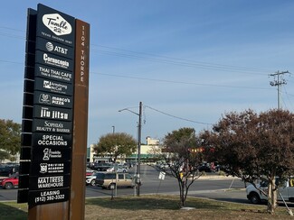 Plus de détails pour 1104 Thorpe Ln, San Marcos, TX - Local commercial à louer