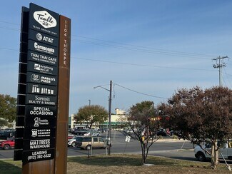 Plus de détails pour 1104 Thorpe Ln, San Marcos, TX - Local commercial à louer