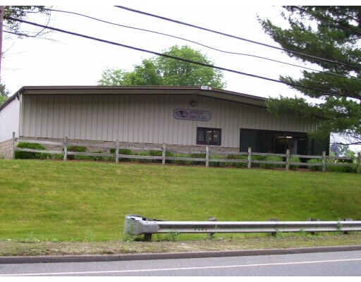 1 Beverly Dr, Sterling, MA à vendre - Photo principale – Image 2 sur 33