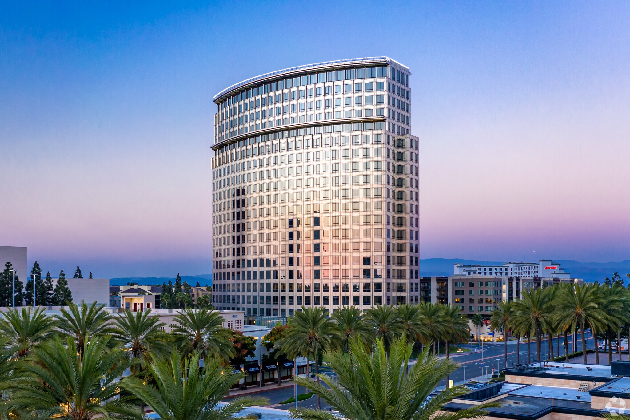 600 Anton Blvd, Costa Mesa, CA à louer Photo de l’immeuble– Image 1 sur 31
