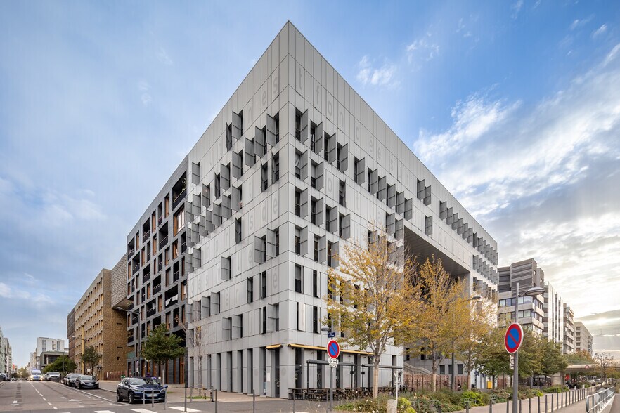 49-63 Rue Denuzière, Lyon à louer - Photo de l’immeuble – Image 3 sur 7