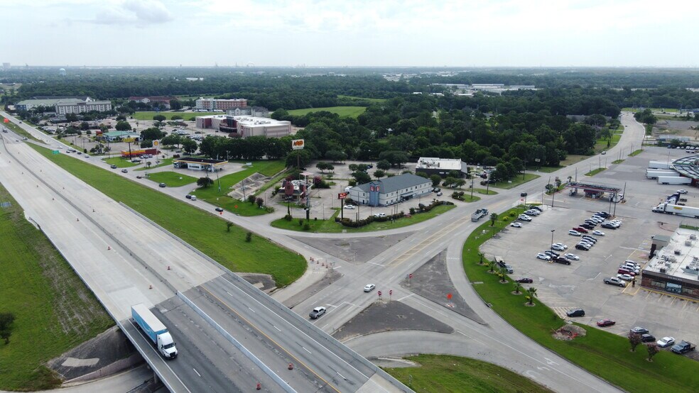 3885 Interstate 10 S, Beaumont, TX à louer - Photo de l’immeuble – Image 3 sur 5