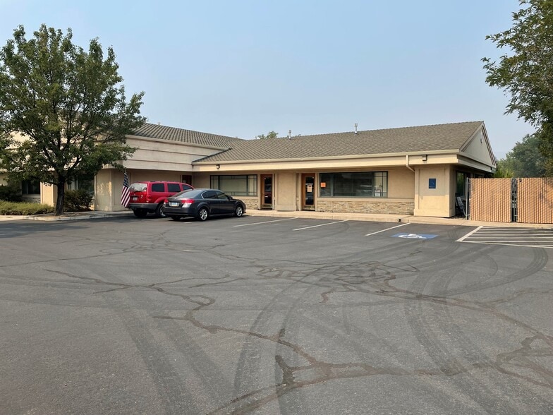 1817 Stewart St, Carson City, NV à louer - Photo de l’immeuble – Image 2 sur 8