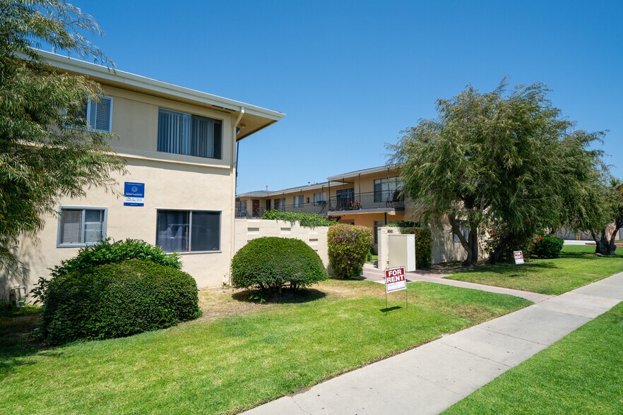9551-9561 Maureen Dr, Garden Grove, CA à vendre - Photo de l’immeuble – Image 2 sur 19