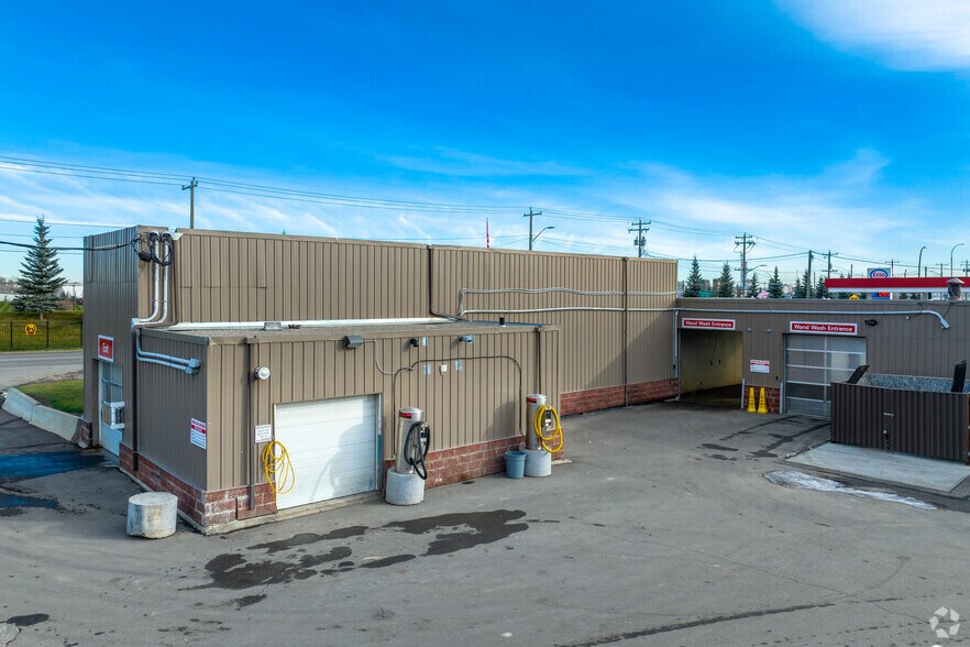 2404 68th Ave SE, Calgary, AB à vendre - Photo de l’immeuble – Image 3 sur 6