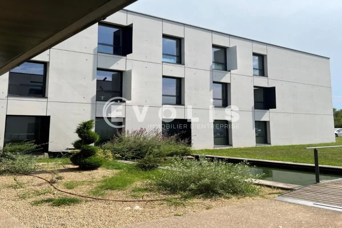 13 Rue Aimé Cotton, Saint-Priest à louer Photo de l’immeuble– Image 1 sur 7