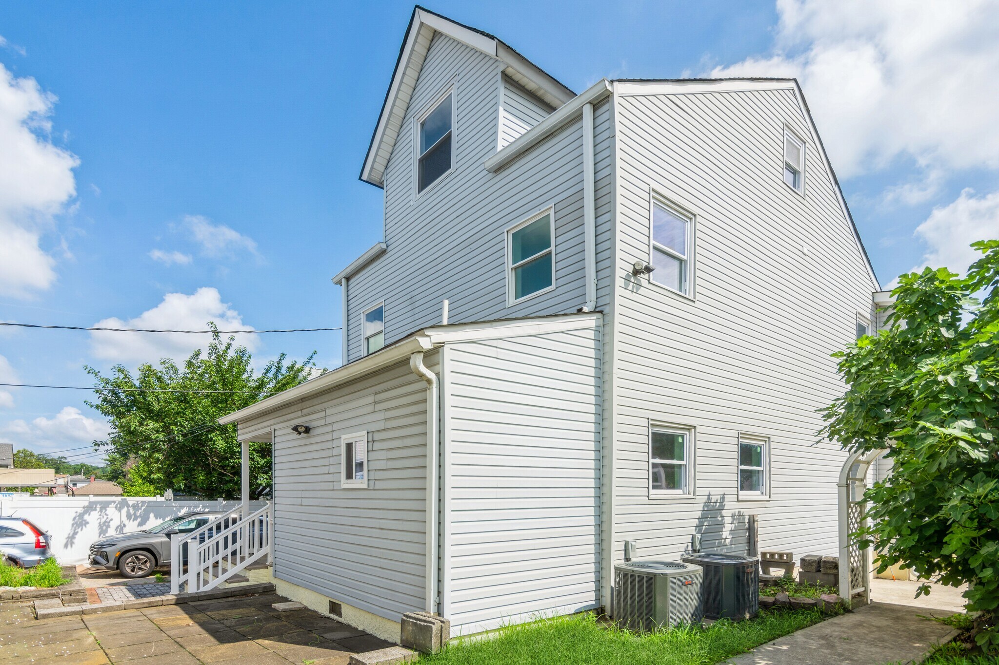 17 1/2 Thomas st, South River, NJ à vendre Photo principale– Image 1 sur 27