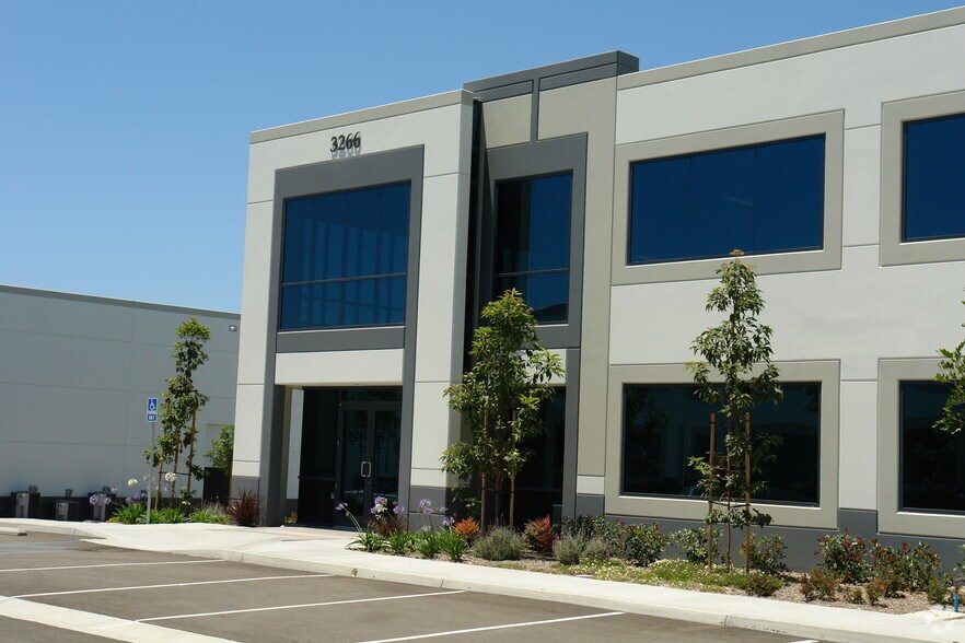 3266 Grey Hawk Ct, Carlsbad, CA à vendre - Photo de l’immeuble – Image 3 sur 6