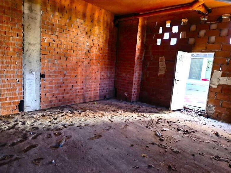 Local commercial dans León, León à vendre - Photo de l’immeuble – Image 2 sur 10