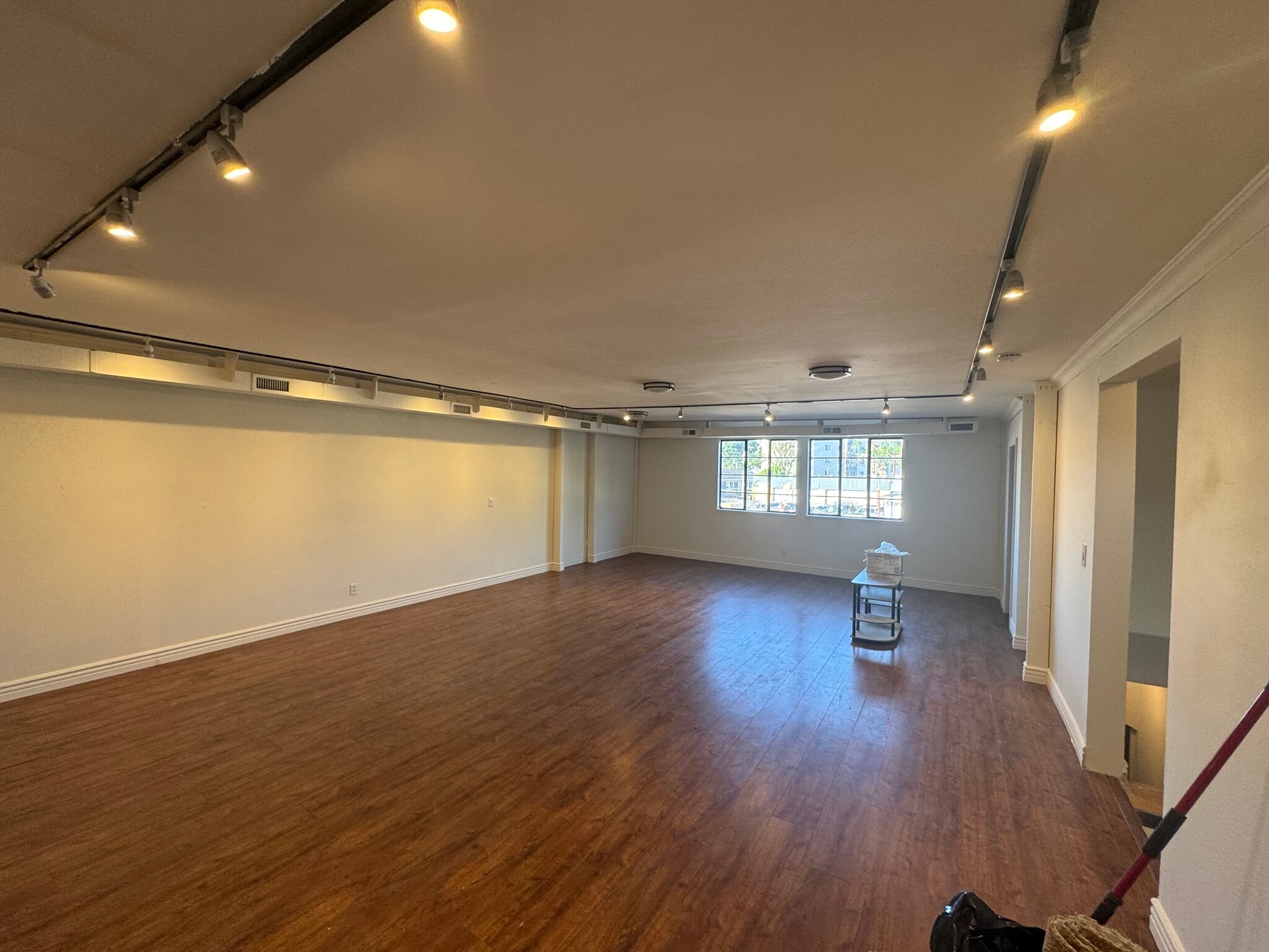 5712-5714 Lankershim Blvd, North Hollywood, CA à louer Photo intérieure– Image 1 sur 9