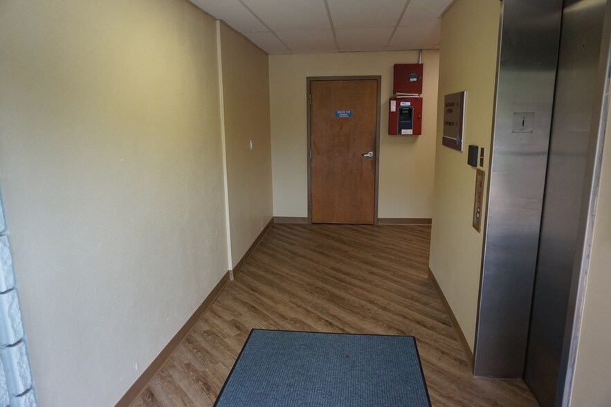7815 N Dale Mabry Hwy, Tampa, FL à louer - Photo intérieure – Image 2 sur 6