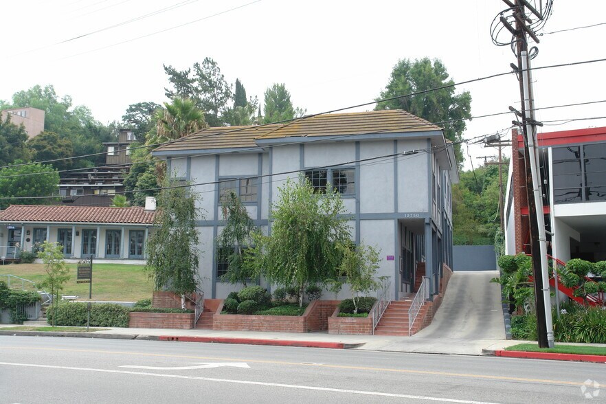 12750 Ventura Blvd, Studio City, CA à louer - Photo de l’immeuble – Image 2 sur 14