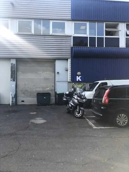 Local d’activités dans Fontenay-sous-Bois à louer - Photo de l’immeuble – Image 3 sur 9