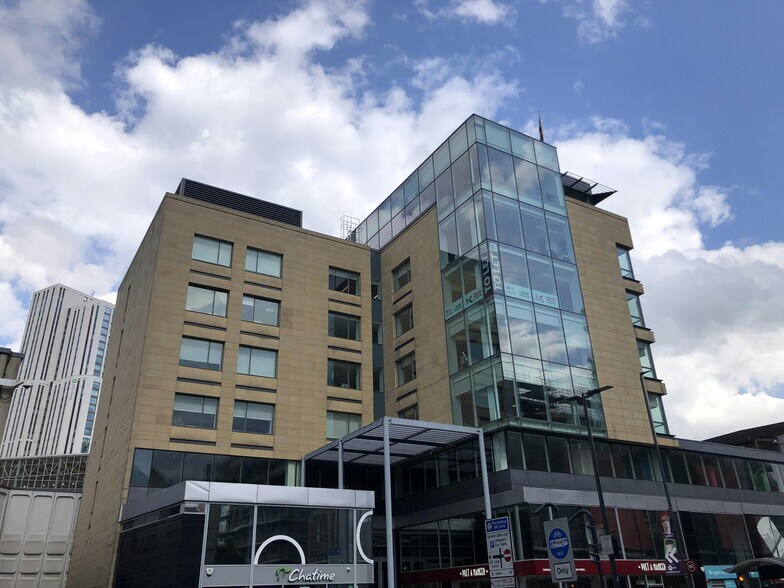 Merrion Way, Leeds à louer - Photo de l’immeuble – Image 2 sur 14