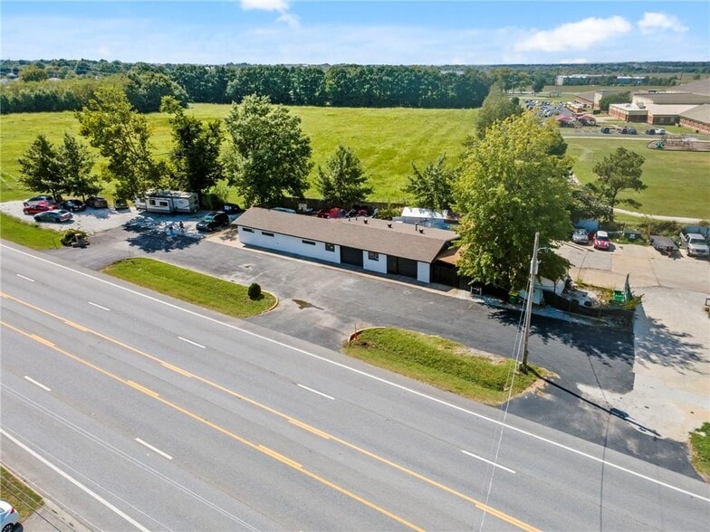 926 N Bloomington St, Lowell, AR à vendre - Aérien – Image 2 sur 5