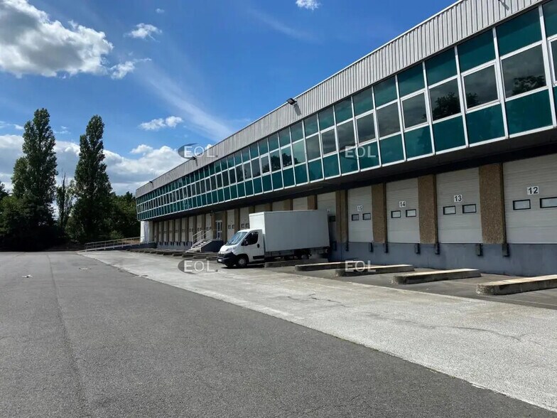 Industriel/Logistique dans Saint-Witz à louer - Photo de l’immeuble – Image 3 sur 3