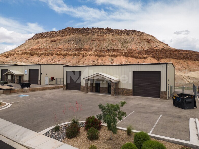 1487 E Hillcrest Dr, Washington, UT à louer - Photo de l’immeuble – Image 2 sur 6